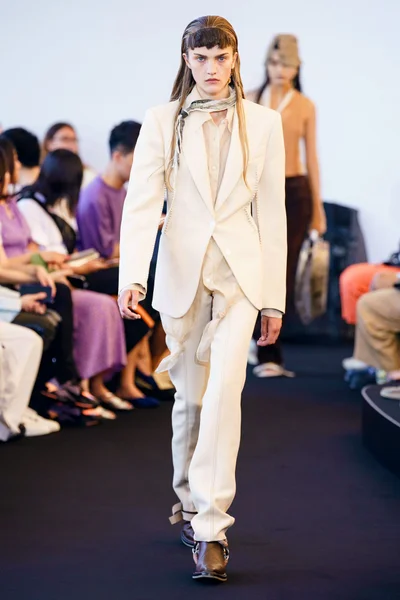 Look 2